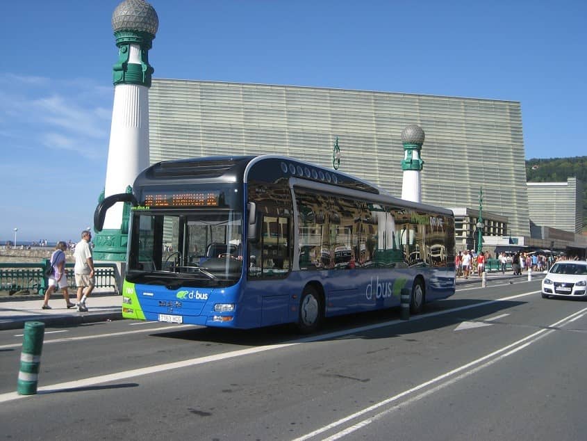 Dbus: autobús urbano en el Kursaal de  Donostia